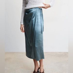 NWT: MANGO gathered tie satin skirt NWT
